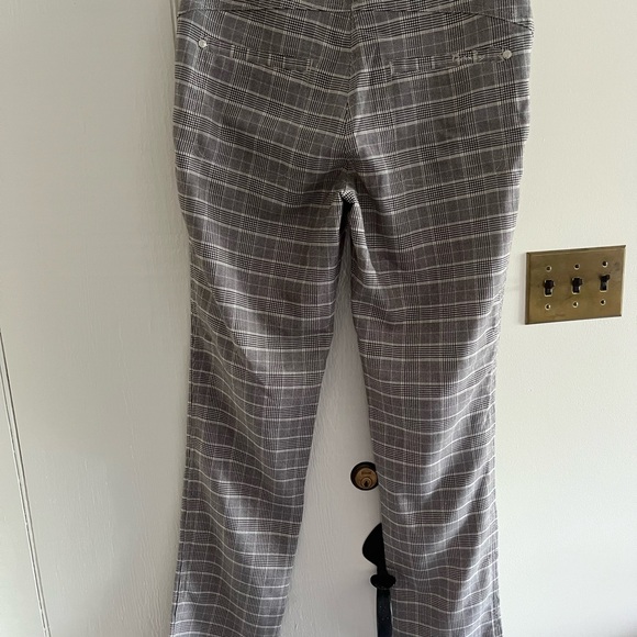 Daily Sports Brown and White Checkered golf pants. New without tags - Picture 3 of 5